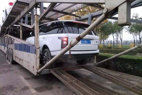 板車托運小汽車安全嗎？(圖1)